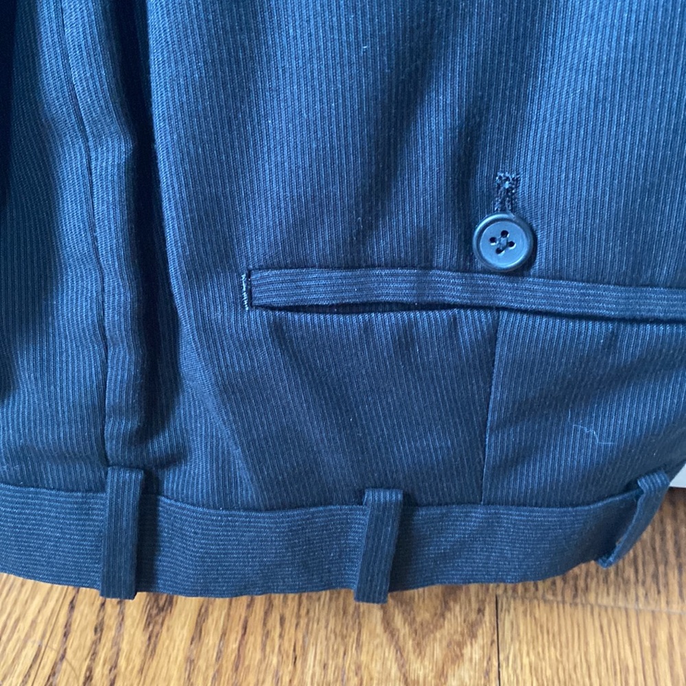 Black Perry Ellis suit, includes jacket 42 SHT and pants 34/30 - Picture 10 of 12